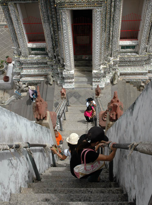 Why not many tourist climbed the tower